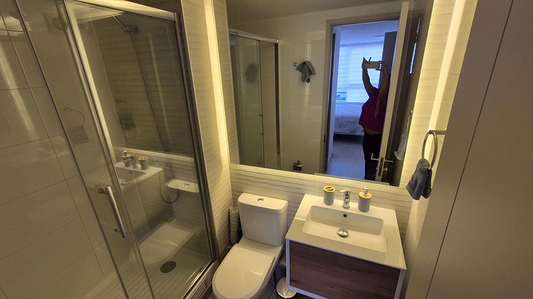 VR| Ñuñoa 2PAX|parking|metro|aire acondicionado