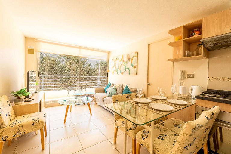 Playa Mirasol a 800 m · piscinas y estacionamiento
