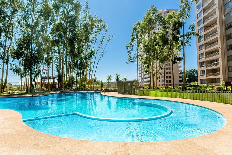 Playa Mirasol a 800 m · piscinas y estacionamiento