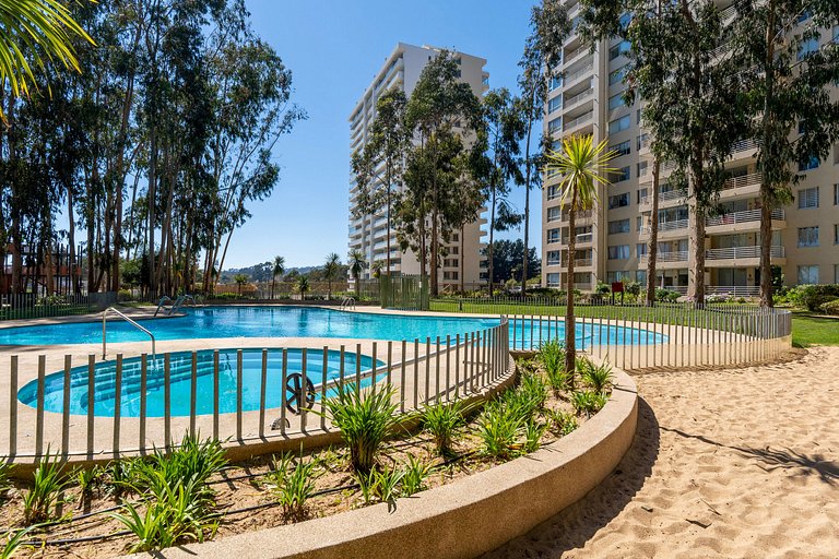 Playa Mirasol a 800 m · piscinas y estacionamiento