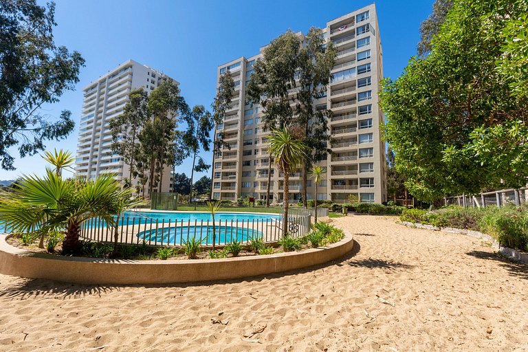 Playa Mirasol a 800 m · piscinas y estacionamiento