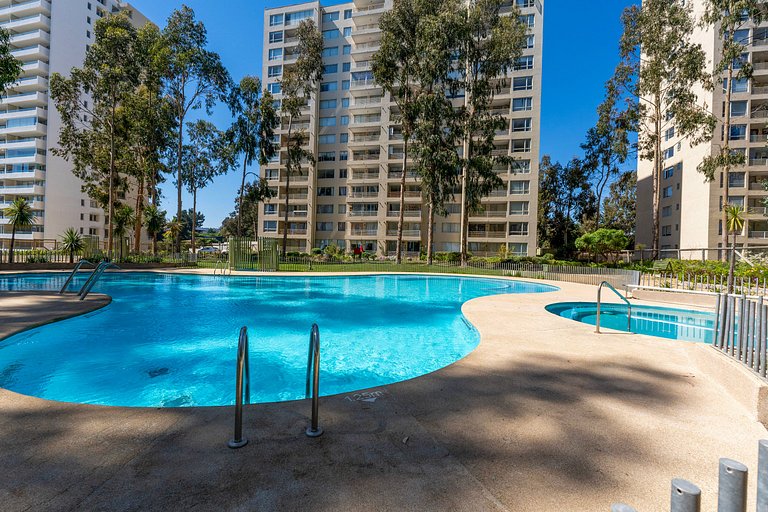Playa Mirasol a 800 m · piscinas y estacionamiento