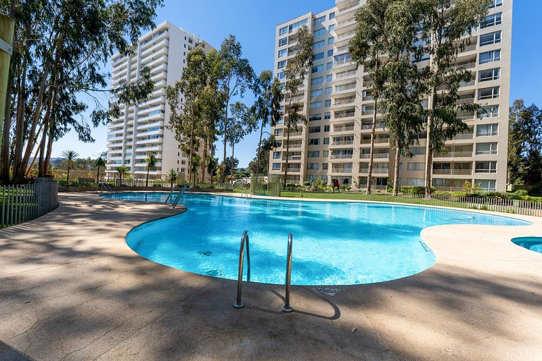 Playa Mirasol a 800 m · piscinas y estacionamiento