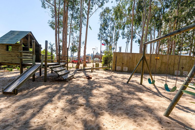 Playa Mirasol a 800 m · piscinas y estacionamiento
