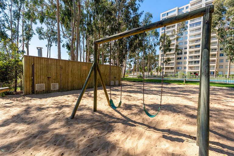 Playa Mirasol a 800 m · piscinas y estacionamiento