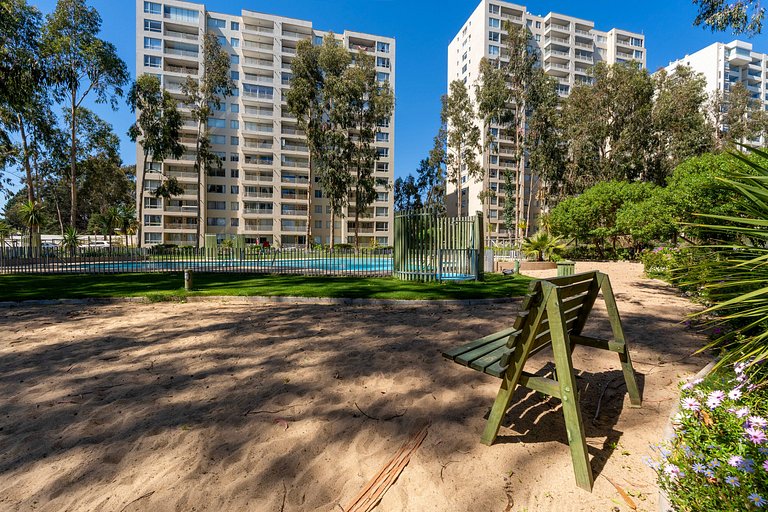 Playa Mirasol a 800 m · piscinas y estacionamiento